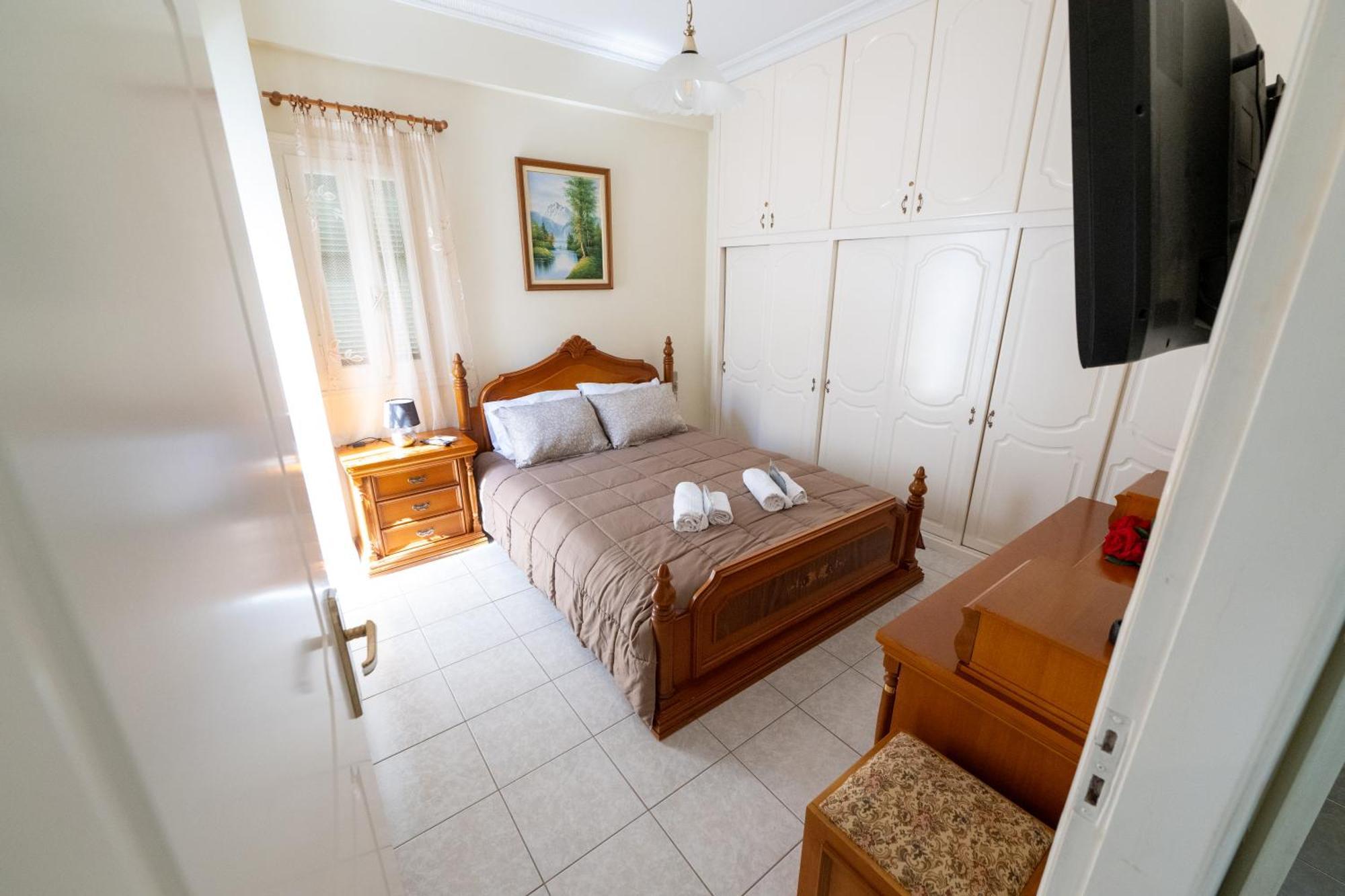 Mando Patrasso - Classical Apartment In The Center Of Patras With Free Parking 외부 사진