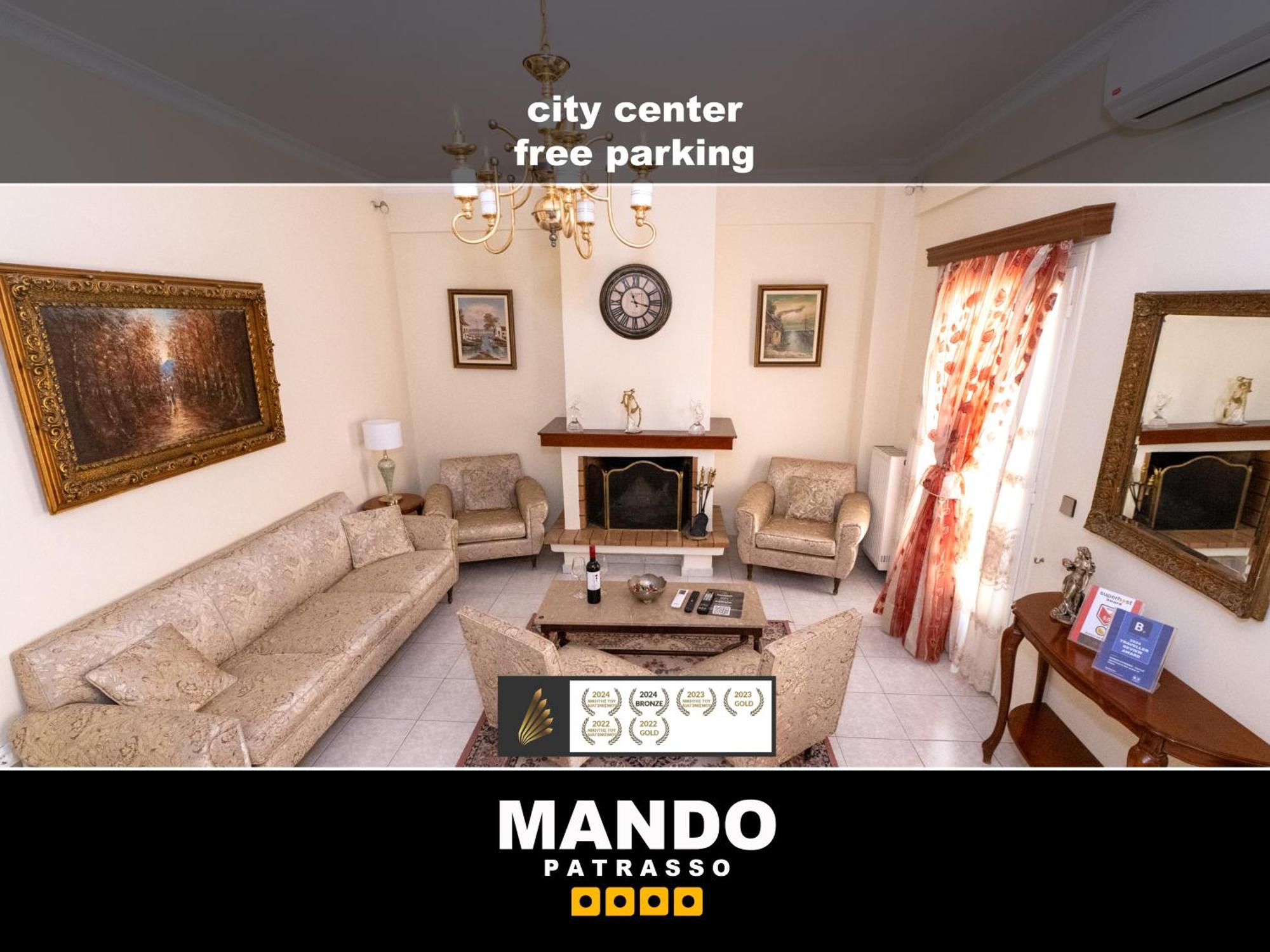 Mando Patrasso - Classical Apartment In The Center Of Patras With Free Parking 외부 사진