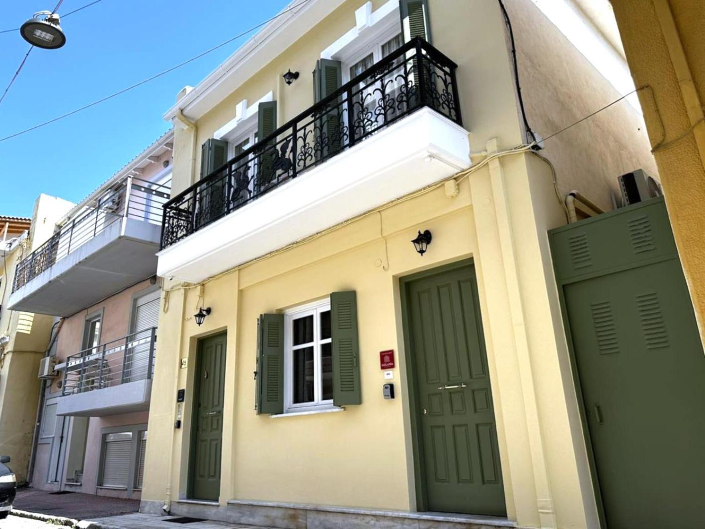 Mando Patrasso - Classical Apartment In The Center Of Patras With Free Parking 외부 사진