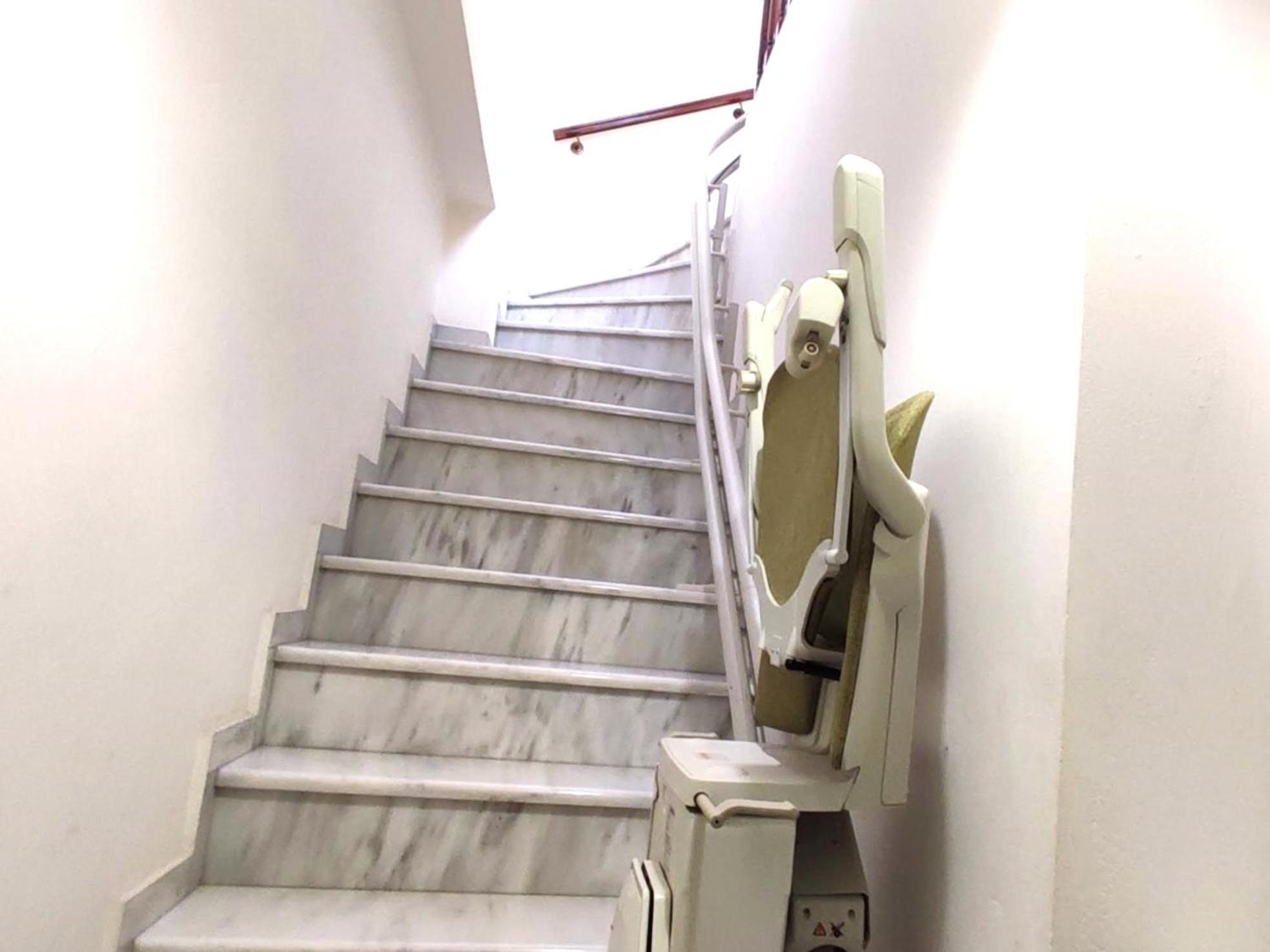 Mando Patrasso - Classical Apartment In The Center Of Patras With Free Parking 외부 사진